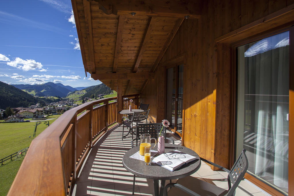 Apartments Aghel ***S Selva di Val Gardena Room photo