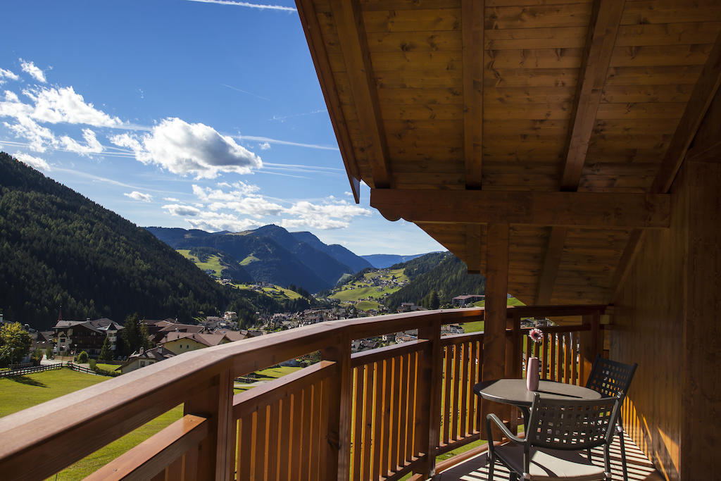 Apartments Aghel ***S Selva di Val Gardena Room photo